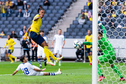 Isaac Kiese-Thelin of Sweden