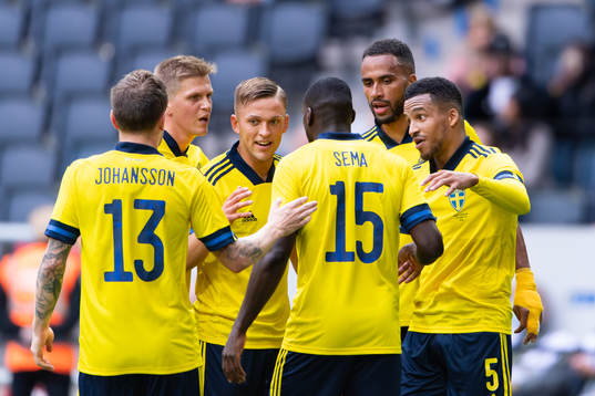 Th Swedish players celebrate