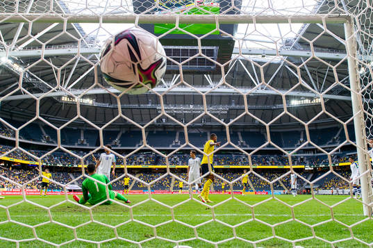 Isaac Kiese-Thelin of Sweden celebrates
