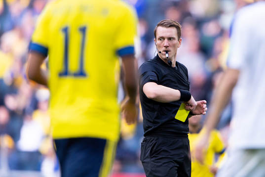 Referee Kai Erik Steen