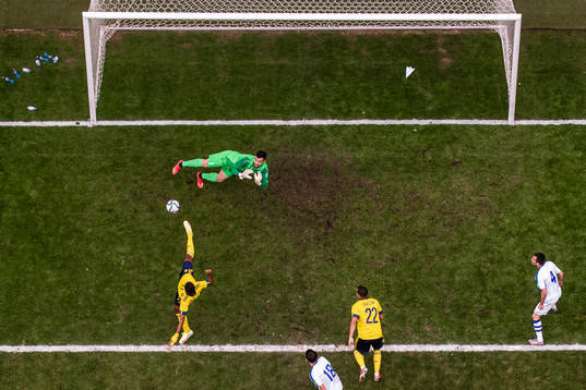 Isaac Kiese-Thelin of Sweden score the 2-0 goal behind
