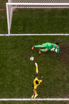 Isaac Kiese-Thelin of Sweden score the 2-0 goal behind