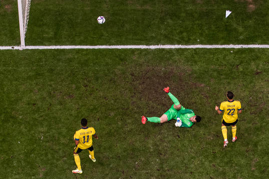 Isaac Kiese-Thelin of Sweden score the 2-0 goal behind