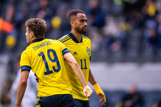 Mattias Svanberg and Isaac Kiese-Thelin of Sweden