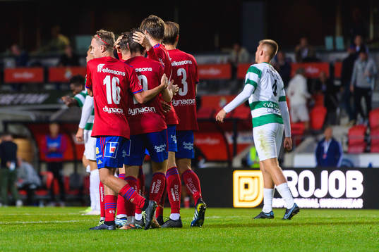 Östers spelare jublar