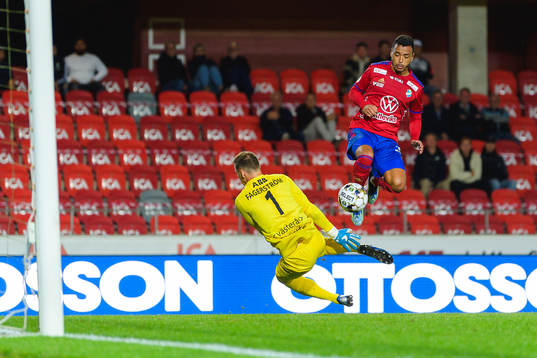 Västerås målvakt Anton Fagerström och Östers Marc