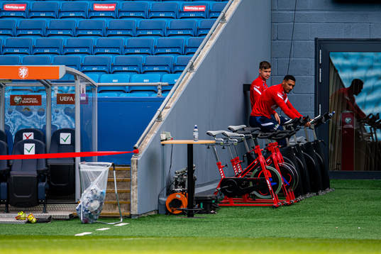 Goalkeeper Per Kristian Bråtveit and Ruben Gabrielsen of