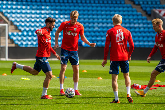 Aron Dønnum and Kristian Thorstvedt of the Norwegian