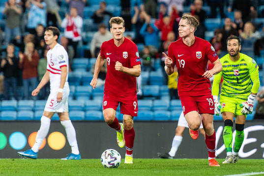 Alexander Sørloth and Kristian Thorstvedt of Norway