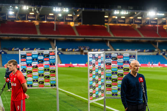 Alexander Sørloth and Ståle Solbakken, head coach of