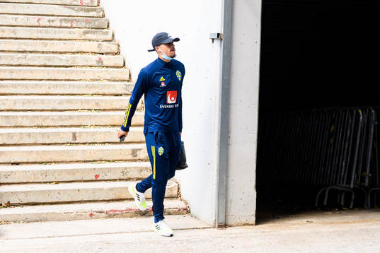 Robin Quaison of the Swedish national football team arrive