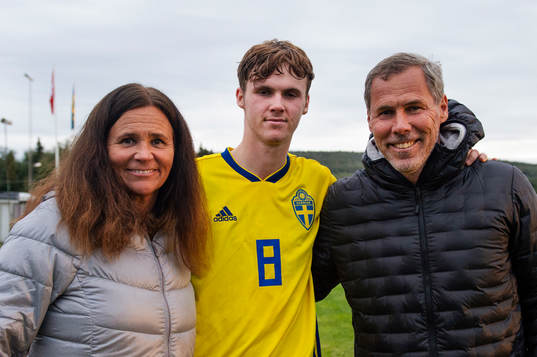 Sveriges Williot Swedberg med mamma Malin Swedberg och