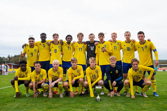 Bläddra bland fler bilder av Fotboll, P17, Sverige - Danmark