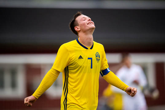 Sveriges Wilgot Marshage jublar vid slutsignal av