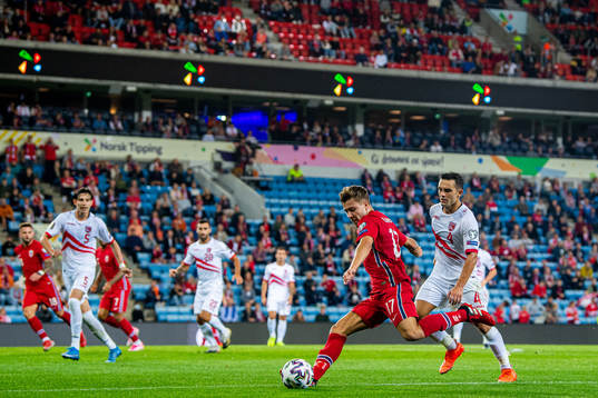 Fredrik André Bjørkan of Norway and John Sergeant of