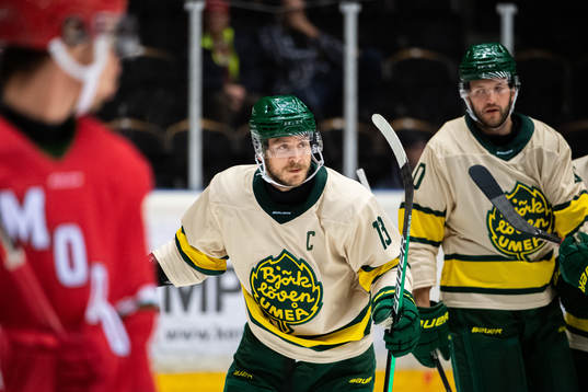 Björklövens Fredric Andersson jublar