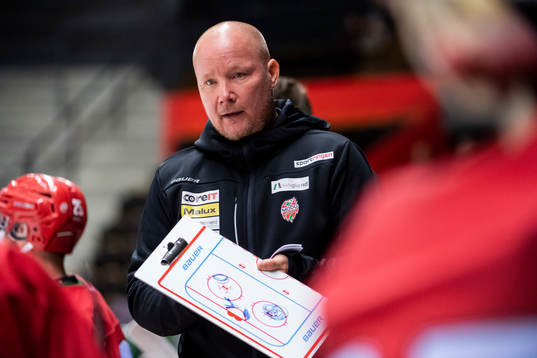 Modos assisterande tränare Jonas Holmström