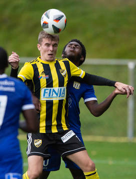 IFK Hässleholms Elliot Nilsson i matchen i division 2