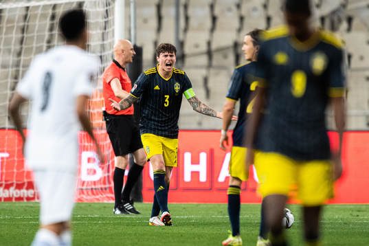 Victor Nilsson Lindelöf of Sweden reacts