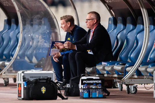 Assistant coach Peter Wettergren and head coach Janne