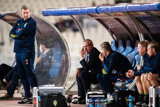 Assistant coach Peter Wettergren and head coach Janne