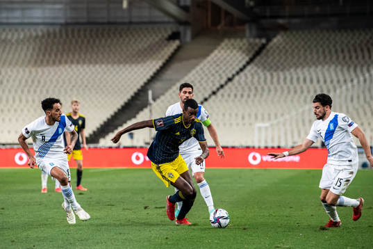 Alexander Isak of Sweden and Thanasis Androutsos of Greece