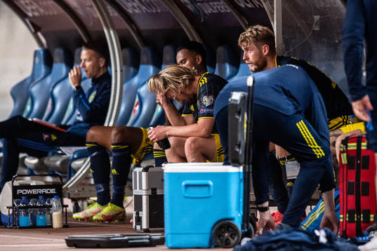 Emil Forsberg and Filip Helander of Sweden look dejected