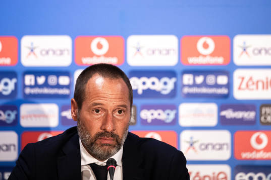 Head coach John vant Schip of Greece