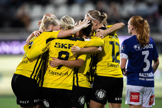 Johanna Rytting Kaneryd of Häcken celebrate with temamates
