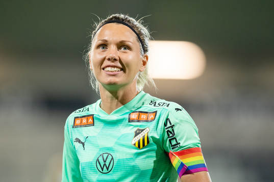 Goalkeeper Jennifer Falk of Häcken celebrates