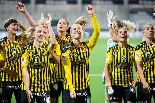 Elin Rubensson and Filippa Curmark  of Häcken celebrates