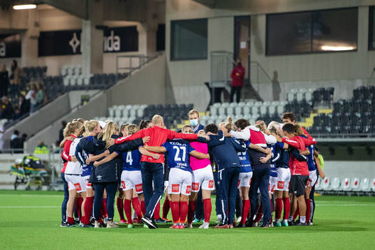Vålerenga gathered