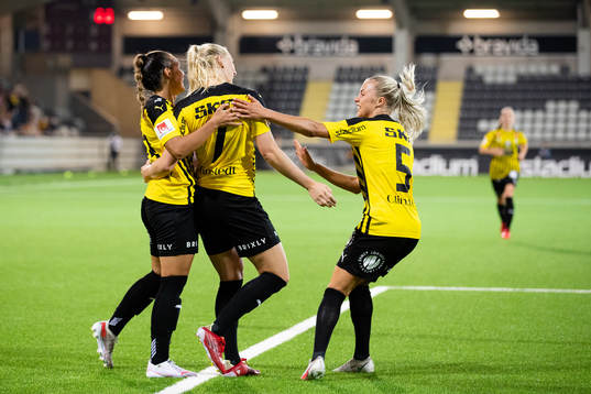 Stina Blackstenius of Häcken celebrates scoring 2-0 with