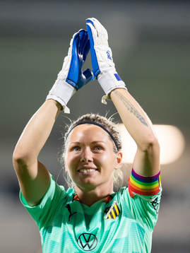 Goalkeeper Jennifer Falk of Häcken celebrates