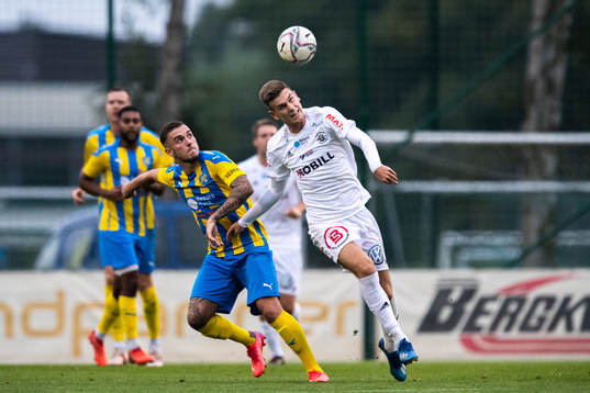 Bläddra bland fler bilder av Fotboll, Div 2 Västra Götaland, Eskilsminne - Ängelholm