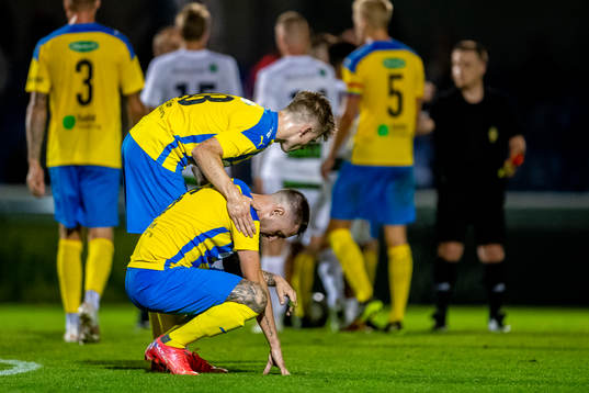Eskilsminnes Hampus Stoltz och Casper Seger deppar