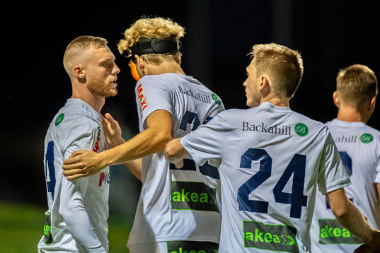 Ängelholms Anton Kinnander jublar tilsammans med