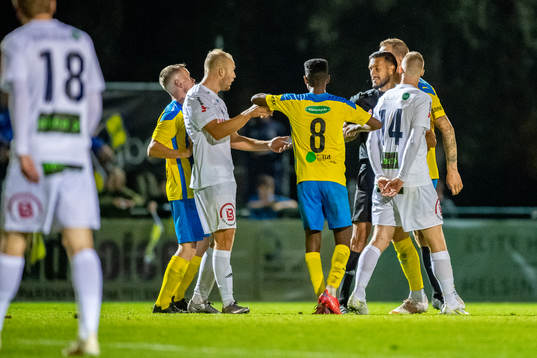 Ängelholms Christian Ljungberg i diskussion med