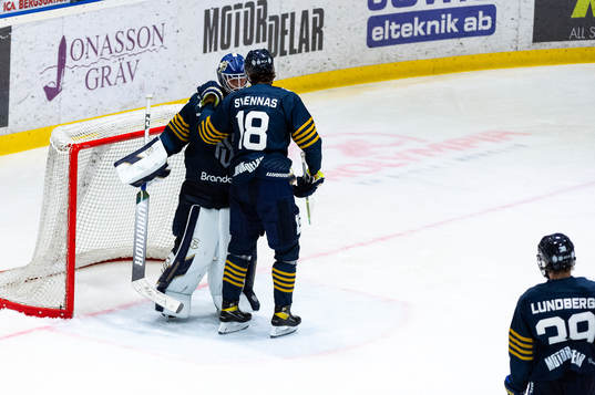 Sundsvalls Fredik Svennas och målvakt Viktor Rönnqvist