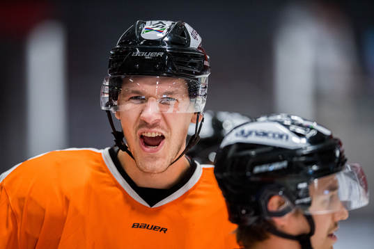 Bläddra bland fler bilder av Ishockey, Träningsmatch, Kristianstad - Karlskrona