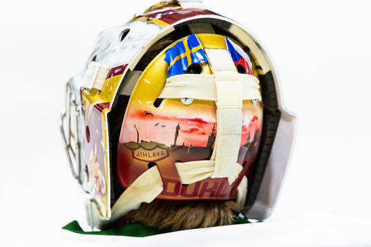 Modos målvakt Marcus Nygrens hjälm