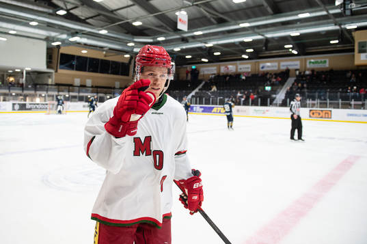 Modos Mikkel Aagaard jublar