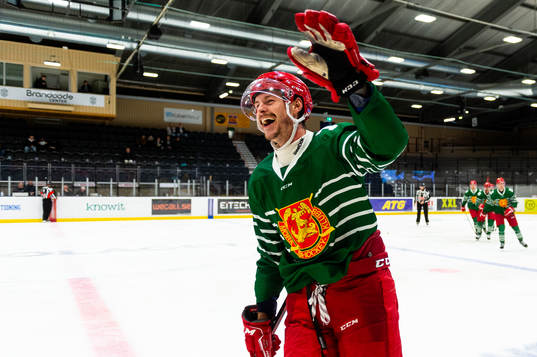 Moras Paul Bittner jublar