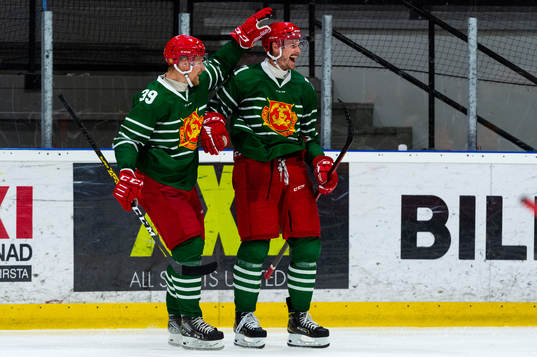 Moras Kristoffer Gunnarsson och Paul Bittner jublar