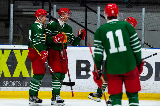 Moras Kristoffer Gunnarsson och Paul Bittner jublar