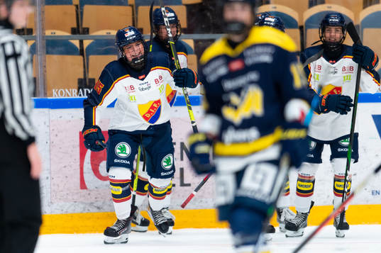 Djurgårdens Lova Blom jublar