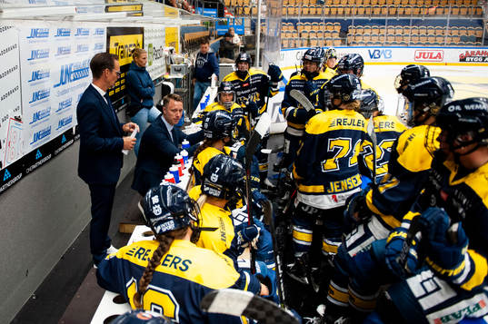 s tränare Joakim Engström