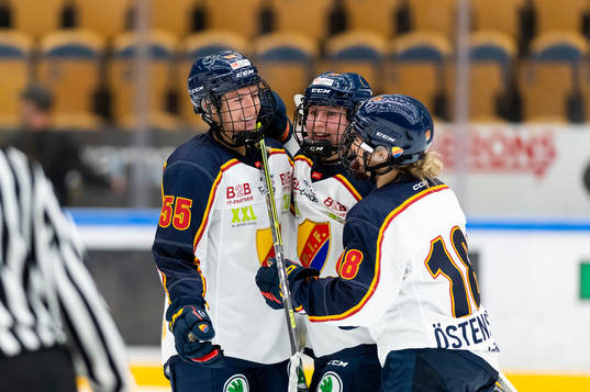 Djurgårdens Kiana Wilkinson, Selma Tyreskog och  Alice