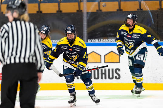 s Nicoline Jensen jublar