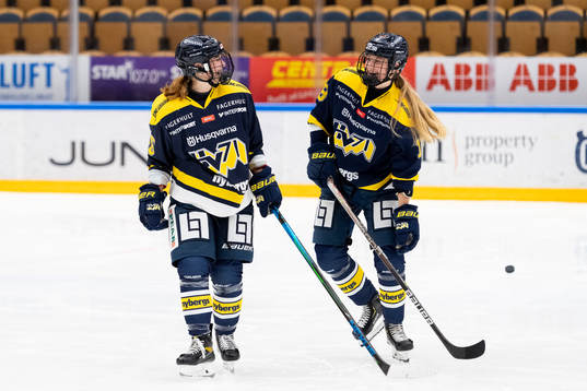 s Linnea Andersson och Mira Markström